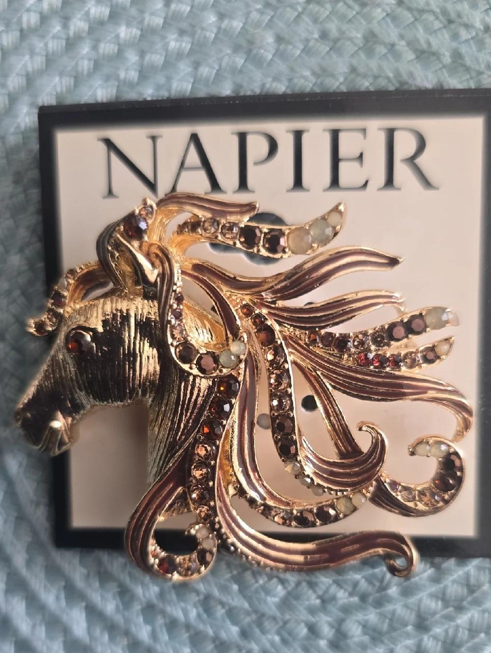 NAPIER BRAND BEAUTIFUL GOLDTONE HORSE FASHION JEWELRY PIN BROOCH